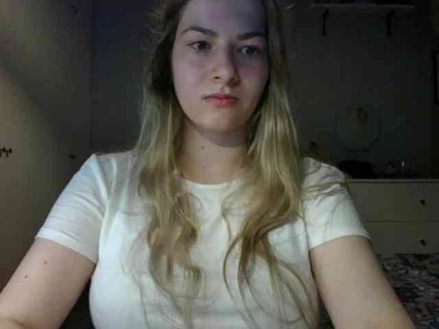 RosieJune webcam