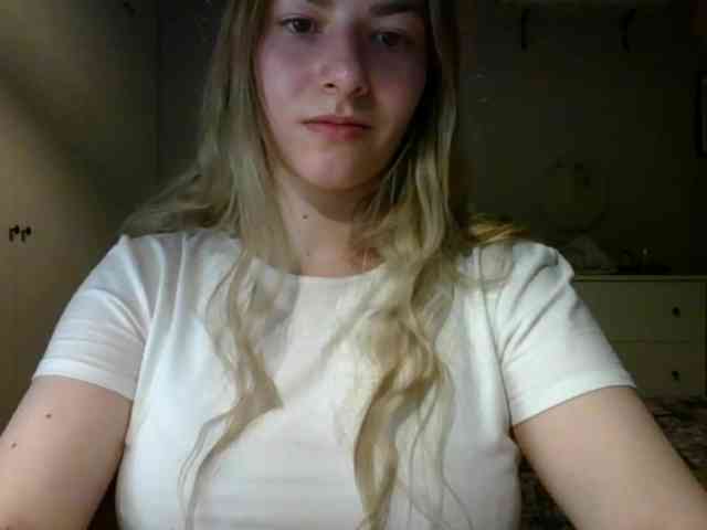 RosieJune webcam