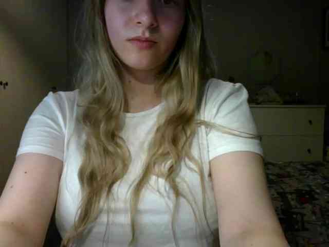 RosieJune webcam