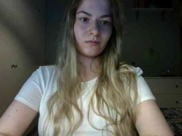 RosieJune bongacams