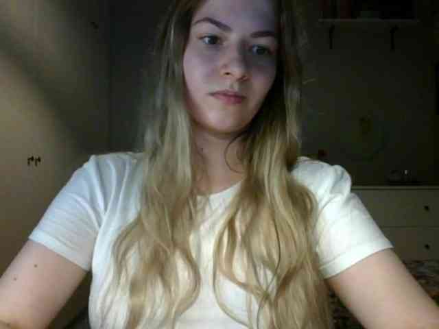 RosieJune webcam