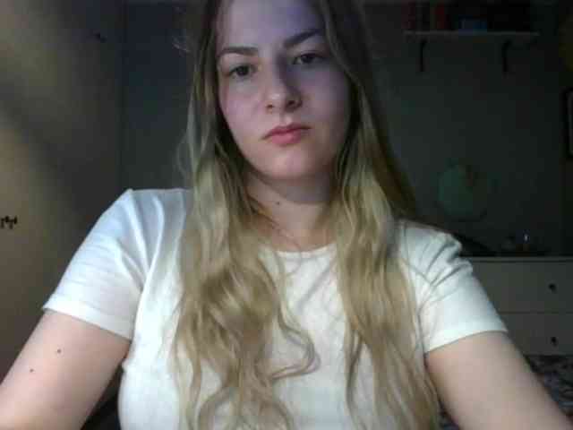 RosieJune webcam