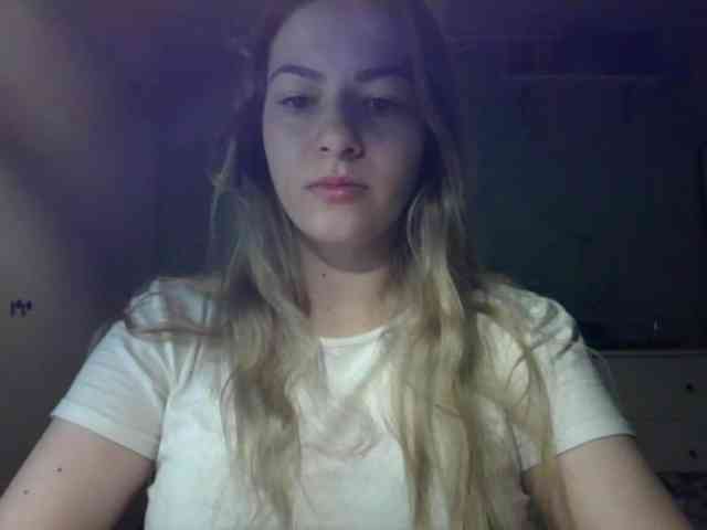 RosieJune webcam