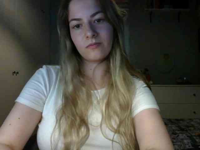 RosieJune webcam