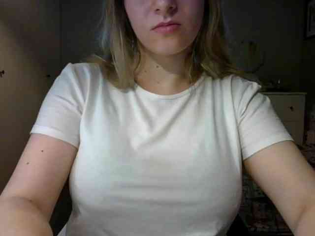 RosieJune webcam