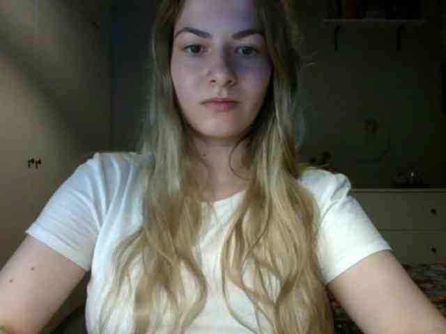 RosieJune webcam