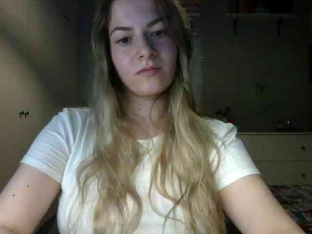RosieJune webcam