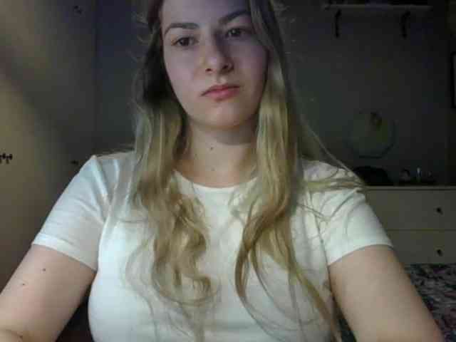 RosieJune webcam