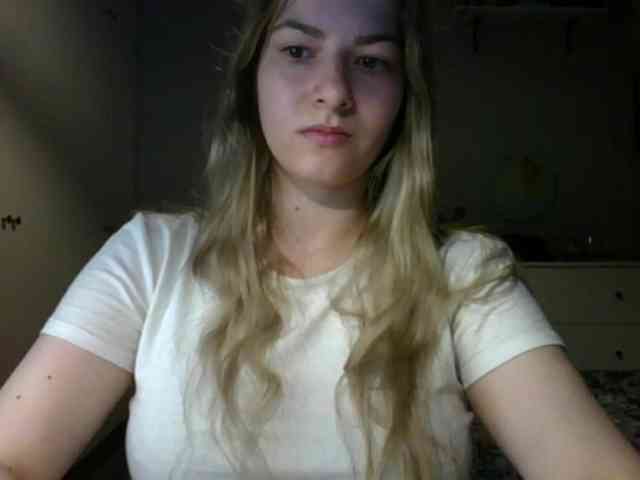 RosieJune webcam
