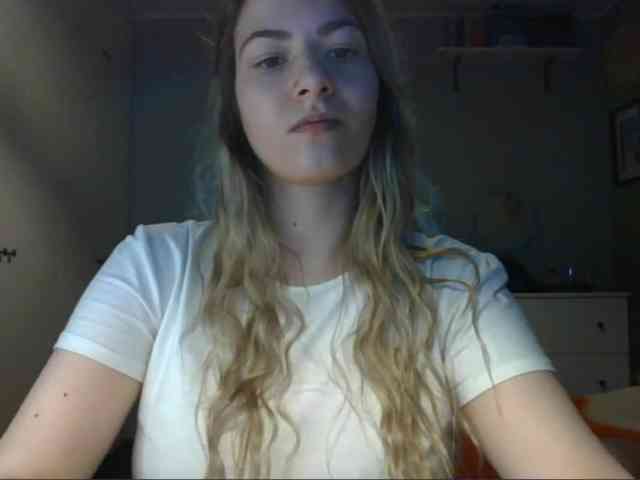RosieJune webcam