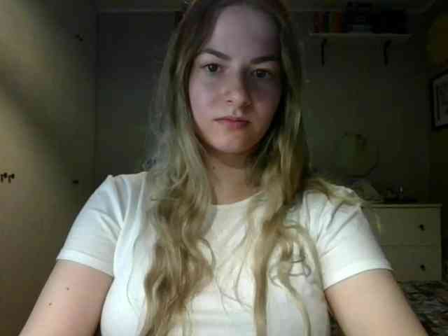 RosieJune webcam