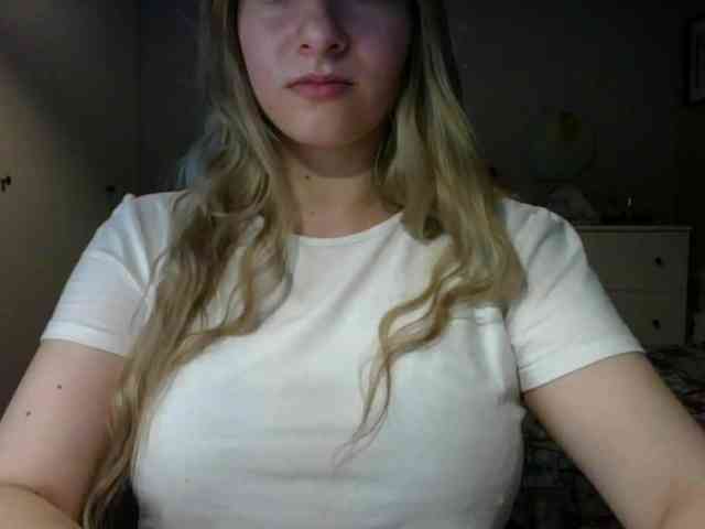RosieJune webcam