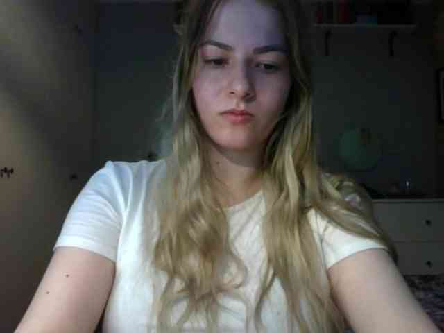 RosieJune webcam