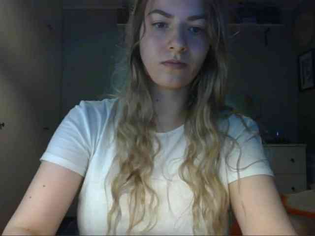 RosieJune webcam