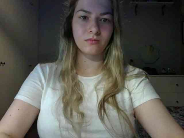 RosieJune webcam