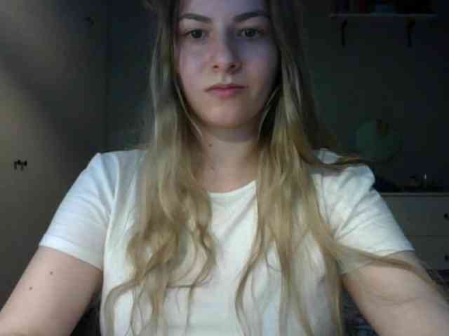 RosieJune webcam