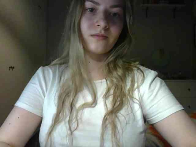RosieJune webcam