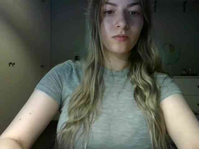 RosieJune's webcam live show