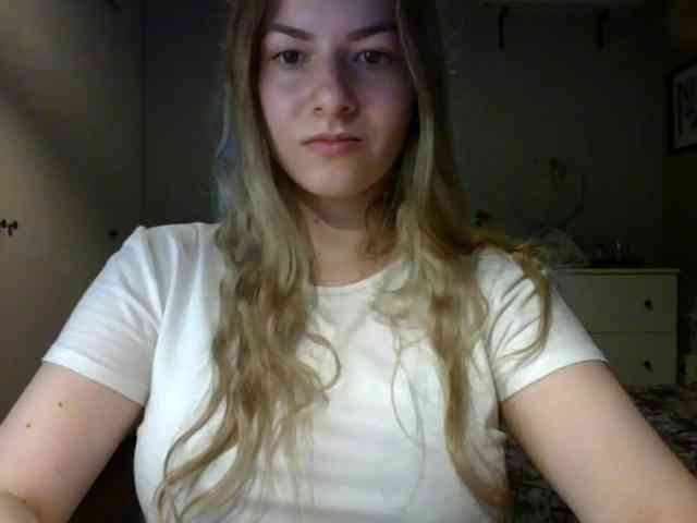 RosieJune webcam