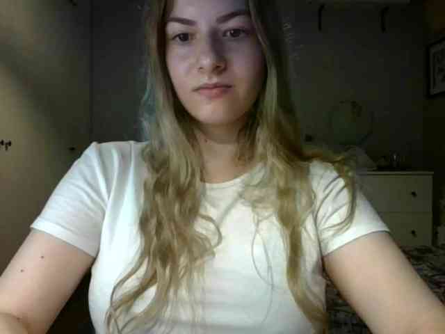 RosieJune webcam