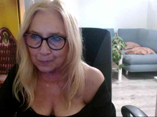 BlondeSofia's Sexcam