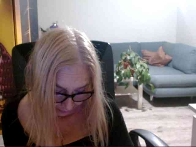 amateur pornstar online BlondeSofia