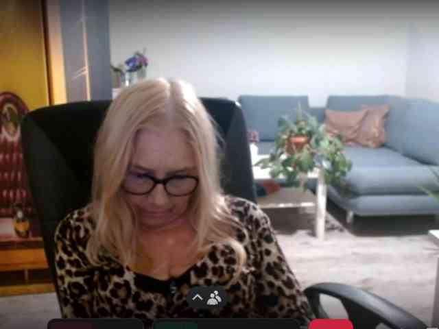 BlondeSofia webcam
