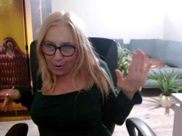 BlondeSofia webcam