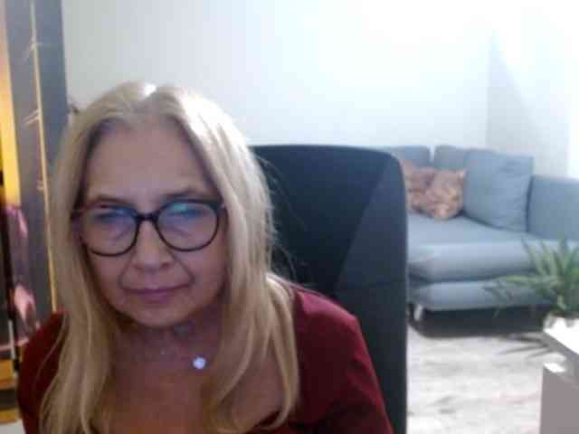 BlondeSofia webcam