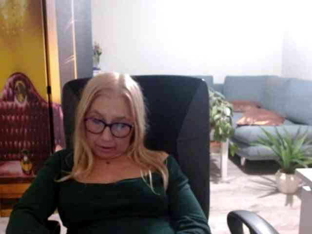 BlondeSofia webcam