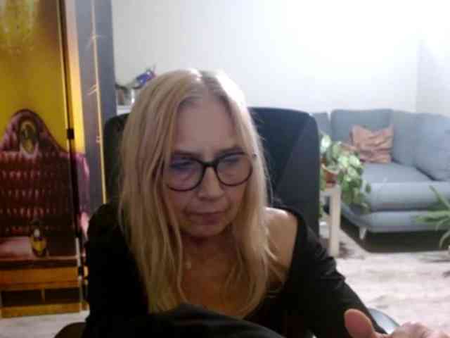 BlondeSofia webcam