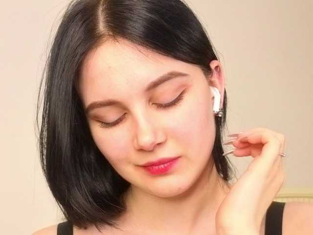 EnricaElis's BongaCams show and profile