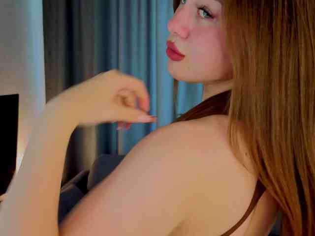 KristiGroune webcam