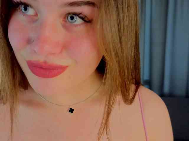 KristiGroune webcam