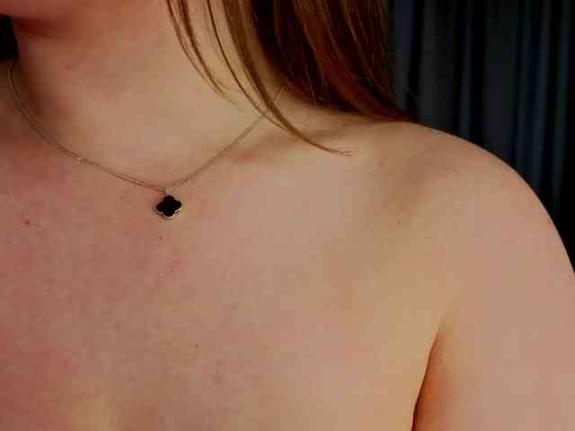 KristiGroune webcam