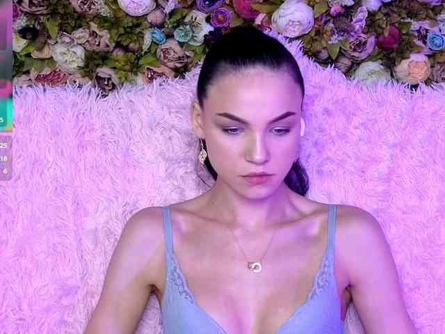 Модель: EmilyLuxxxury