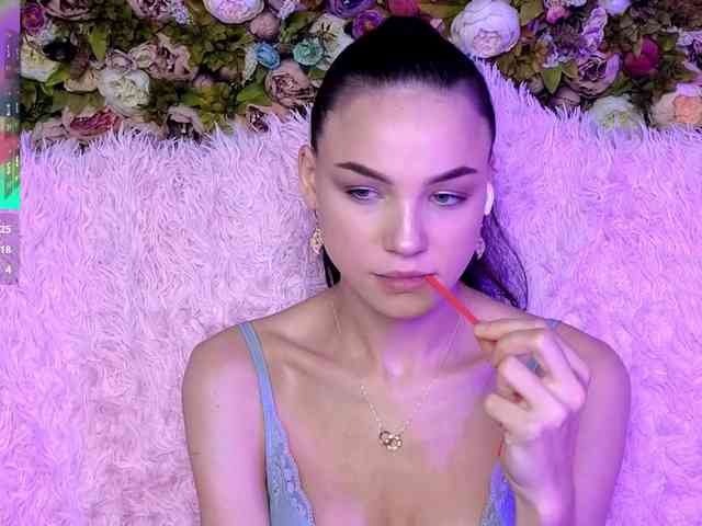 Модель: EmilyLuxxxury