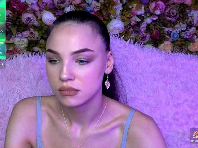 Модель: EmilyLuxxxury