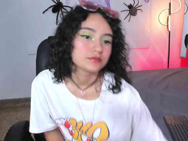 Molly-sweetlove webcam