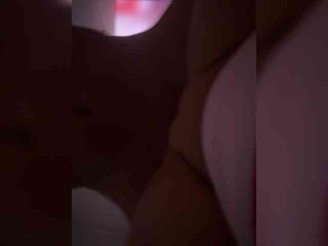 elegancycouple webcam