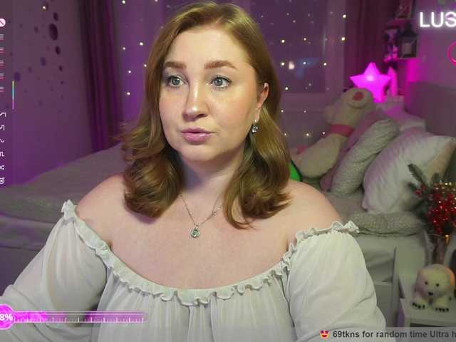 PusssyJuicy's BongaCams show and profile