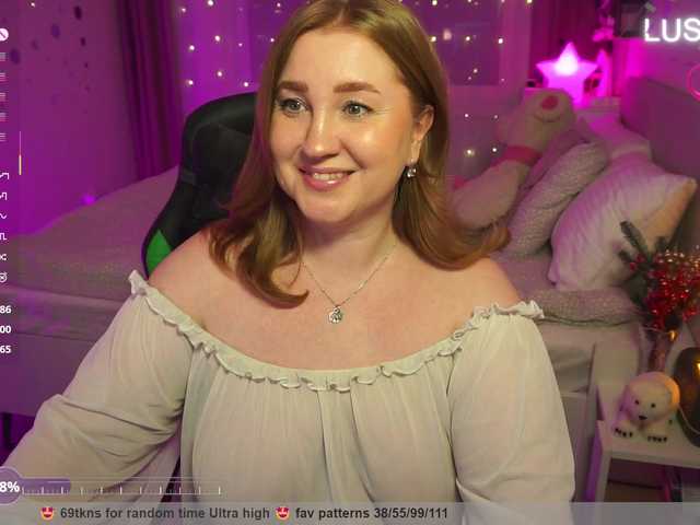 PusssyJuicy's BongaCams show and profile