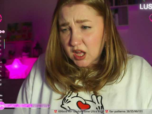 PusssyJuicy's BongaCams show and profile