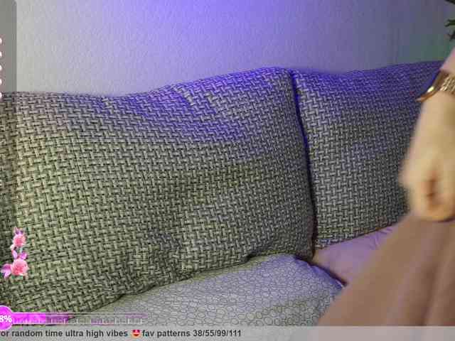 PusssyJuicy webcam
