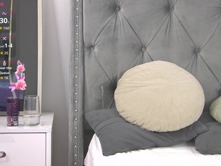 LolaButtie Porn Show