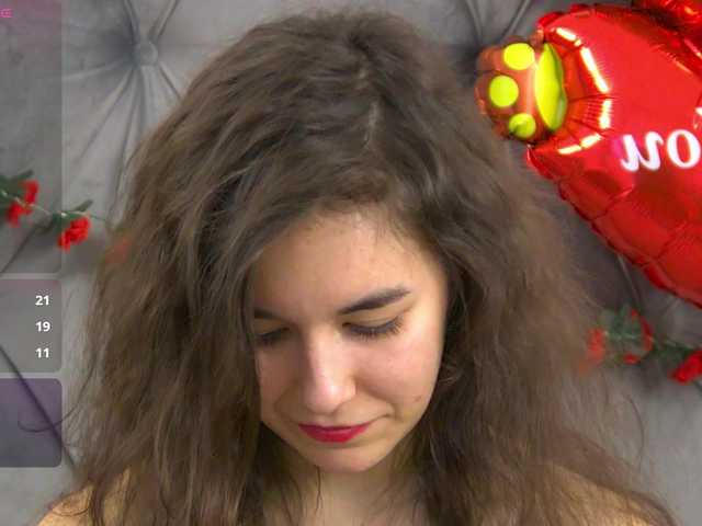 LolaButtie's BongaCams show and profile