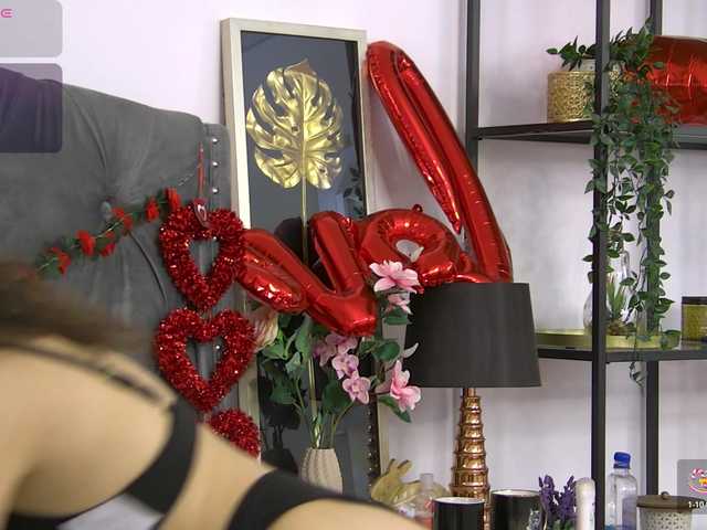 LolaButtie's BongaCams show and profile