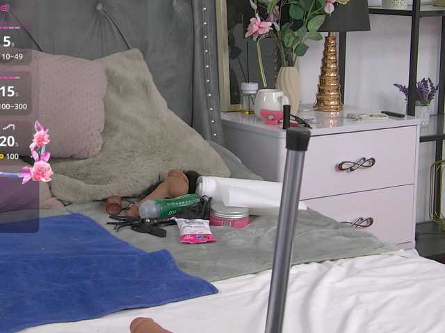 LolaButtie's BongaCams show and profile