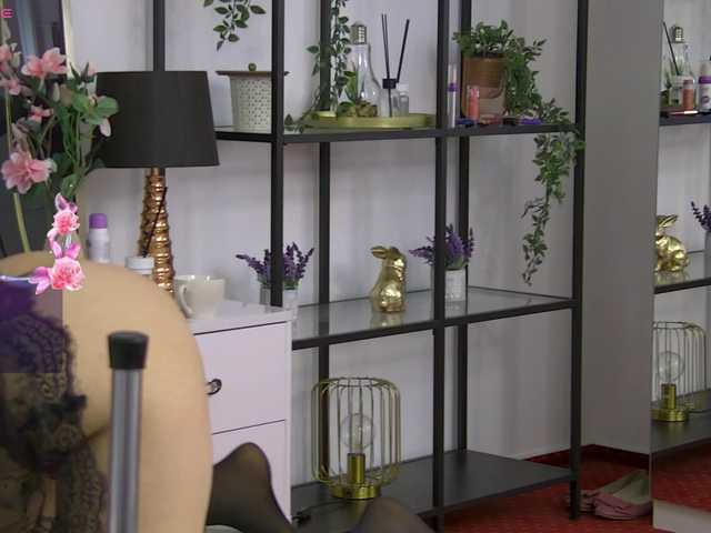 LolaButtie's BongaCams show and profile