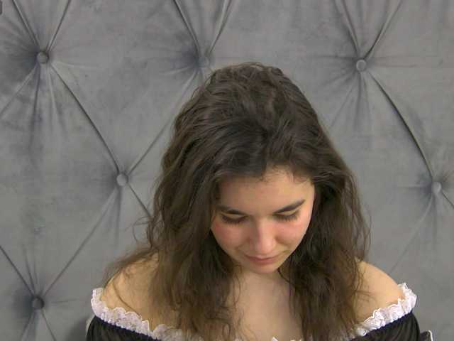 LolaButtie's BongaCams show and profile